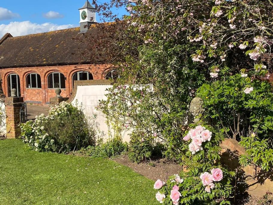Cottage Barn Conversion On Working Farm 伍斯特 外观 照片